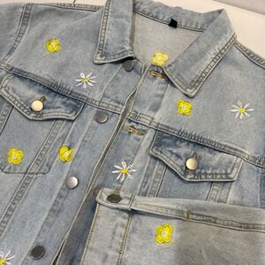 Embroidered Denim Jacket Women's‎ Medium Flower Accent Jean Coat Floral Daisies